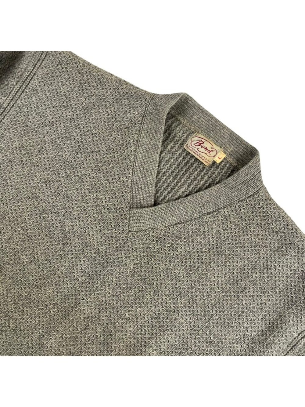 VTG Bond Men’s Wool/Acrylic Knit V-Neck Sweater Gray • Large